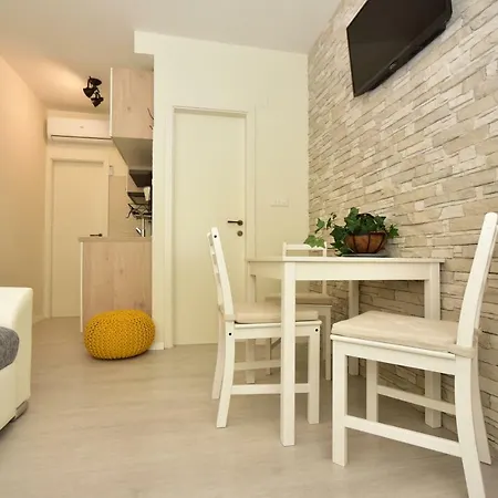 Fjaka Апартаменти Задар