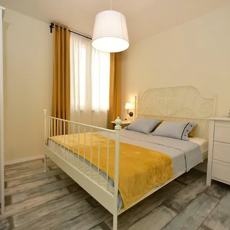 Apartment Fjaka